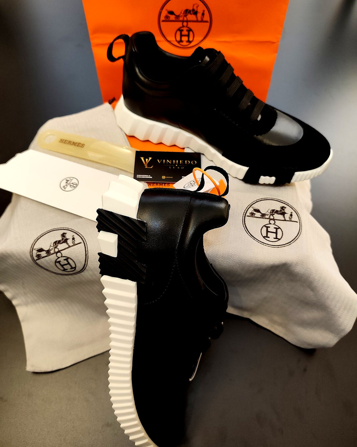 Hermes Bouncing Preto com branco
