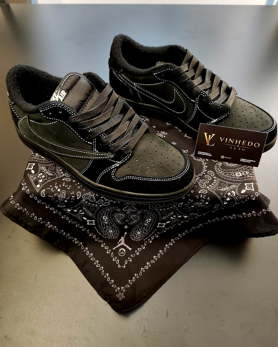 Travis Scott x Air Jordan 1 Phantom