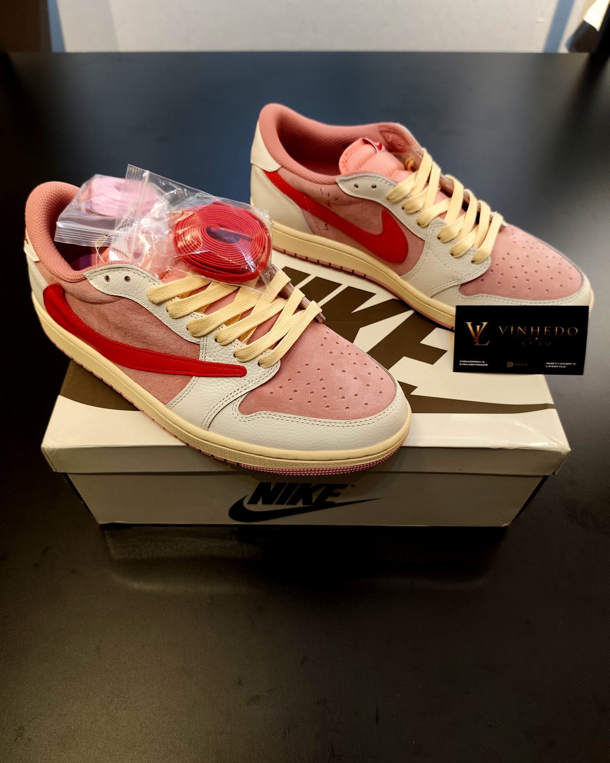 Travis Scott x Air Jordan 1 Shy Pink