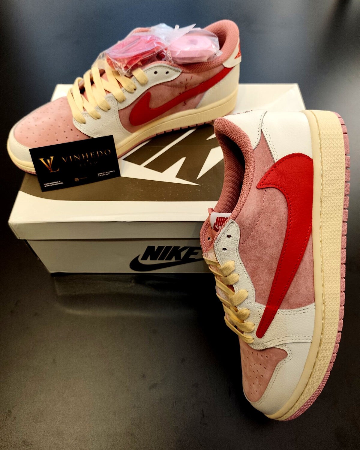 Travis Scott x Air Jordan 1 Shy Pink