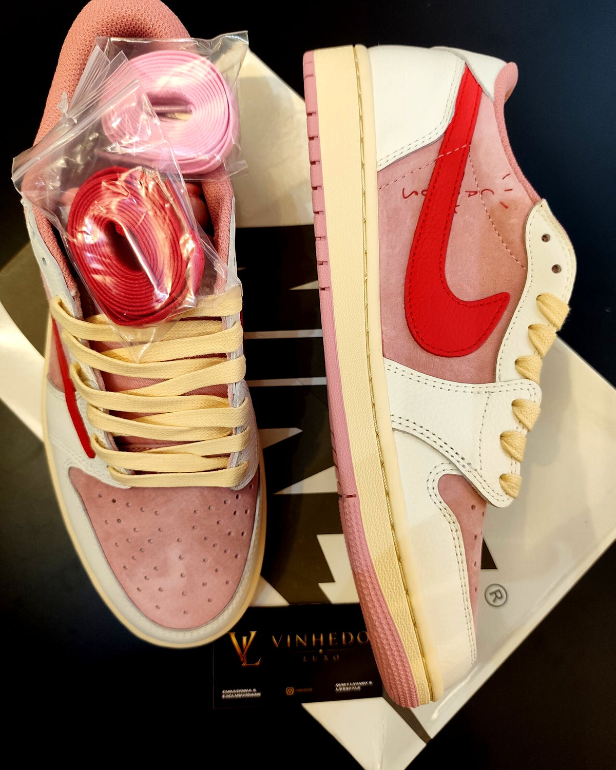 Travis Scott x Air Jordan 1 Shy Pink