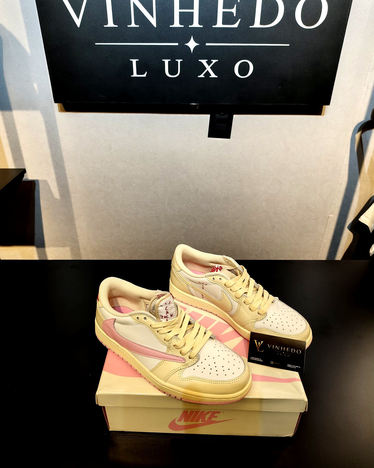 Travis Scott x Air Jordan 1 Tropical Pink