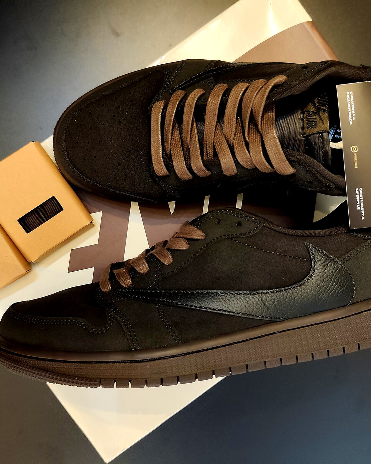Travis Scott x Air Jordan 1 Velvet Brown